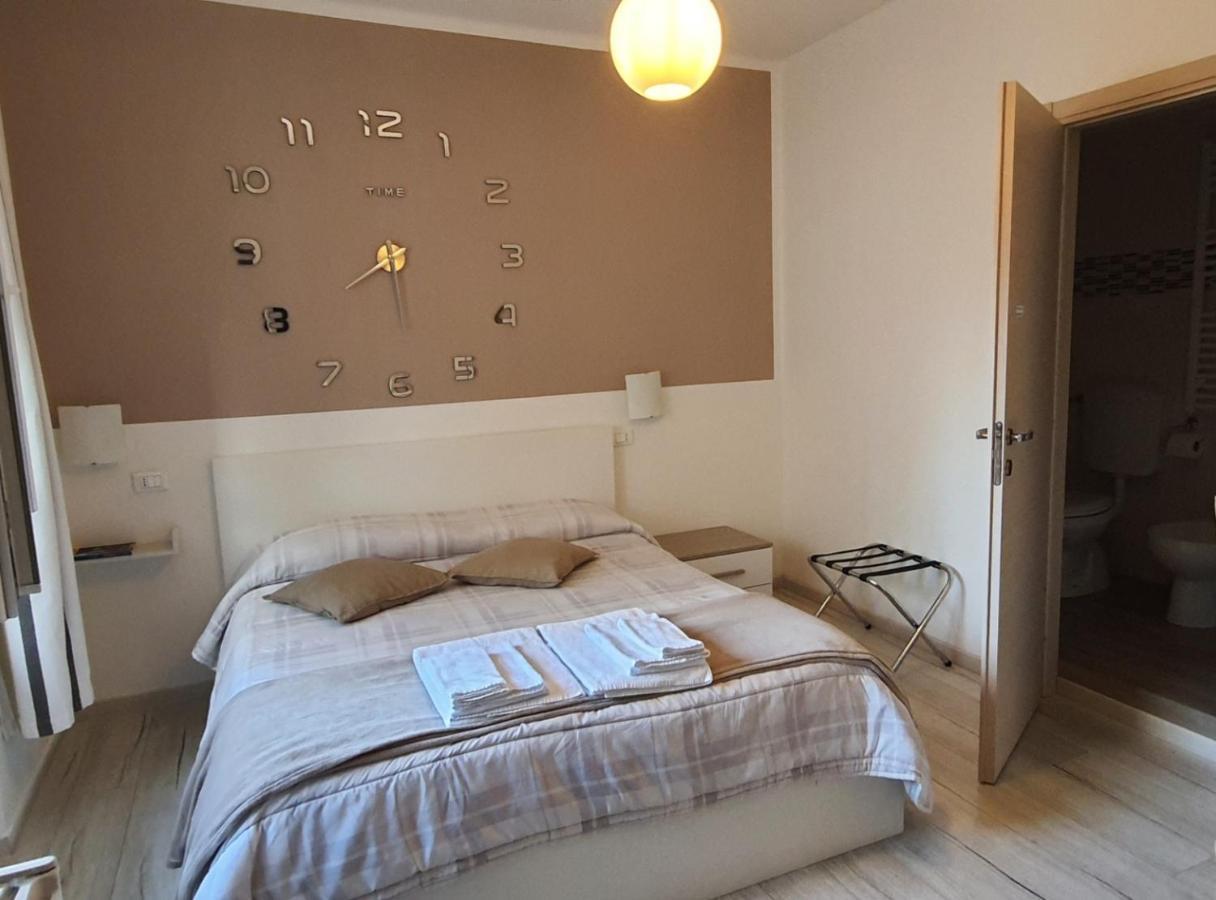 Le Camere Di Sabrina Con Bagno In Camera Sarzana Exterior foto